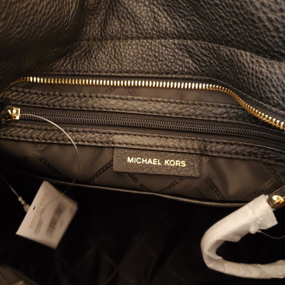 ❤Authentic Michael Kors Evie Hobo❤ - Picture 6 of 8
